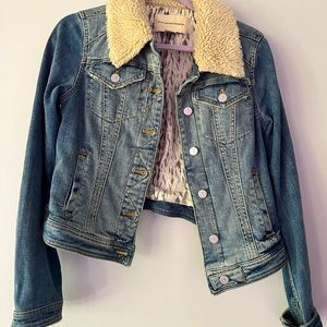 Anthropologie - cropped jean jacket with sheepskin collar